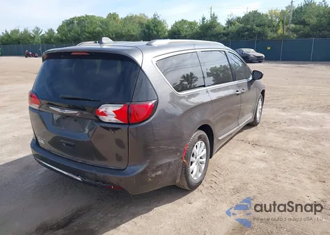 2018 Chrysler Pacifica Touring L из США, поврежденный, VIN 2C4RC1BG9JR233607
